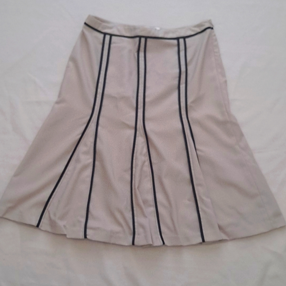 Ann Taylor Loft Knee Length Pleated Fit and Flair Wool Skirt Size 10P
